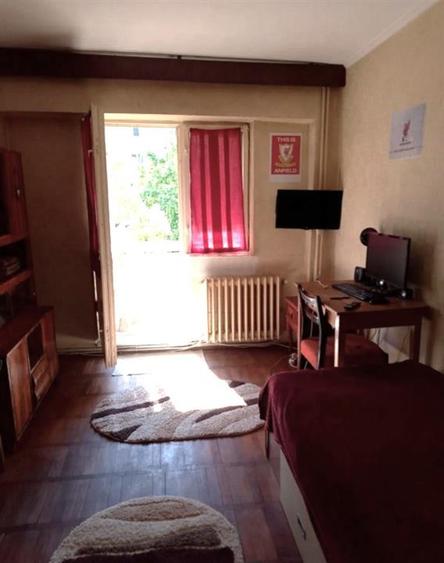 Apartament cu 3 camere decomandat în Călărași