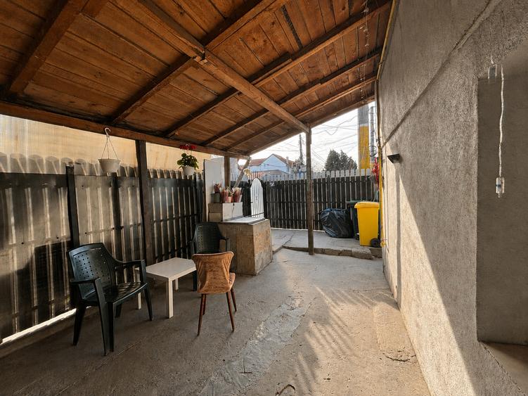 Casă individuală cu 3 camere cu Canalizare în Km 5