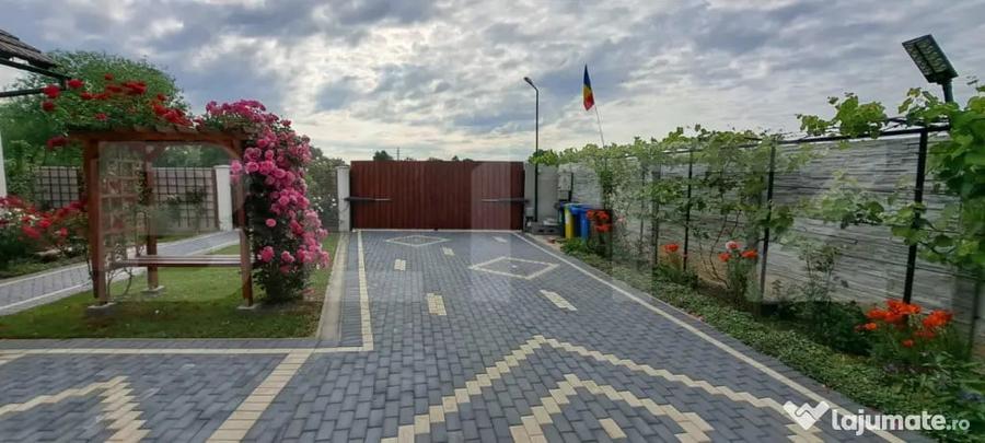 Casă cu 4 camere cu Teren 750 Mp în Central