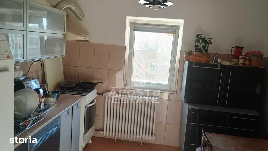 Apartament cu 3 camere decomandat în Șagului