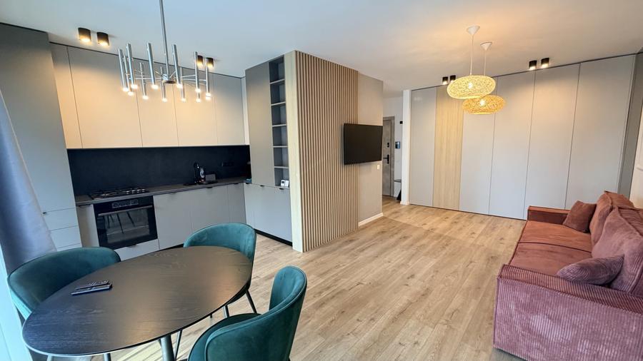 Apartament cu 2 camere semidecomandat, mobilat în Plopilor