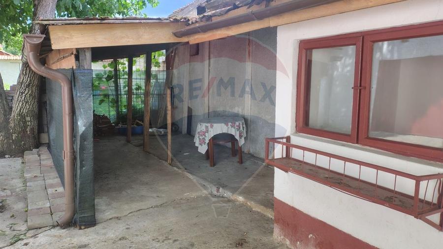Casă individuală cu 3 camere cu Teren 305 Mp în Central