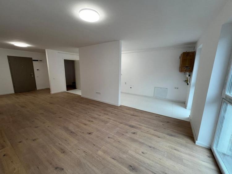 Apartament cu 2 camere semidecomandat în Borhanci