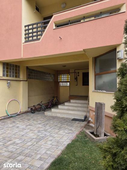 Apartament cu 3 camere, mobilat în Faleza Nord