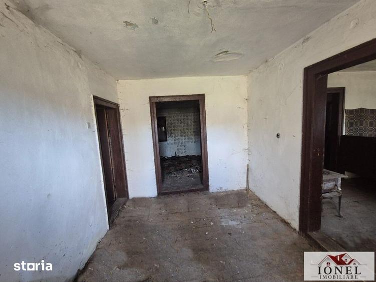 Casă cu 7 camere cu Teren 1400 Mp în Valea Lungă