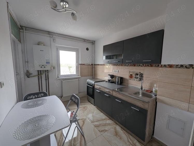 Apartament cu 2 camere semidecomandat în Buziașului