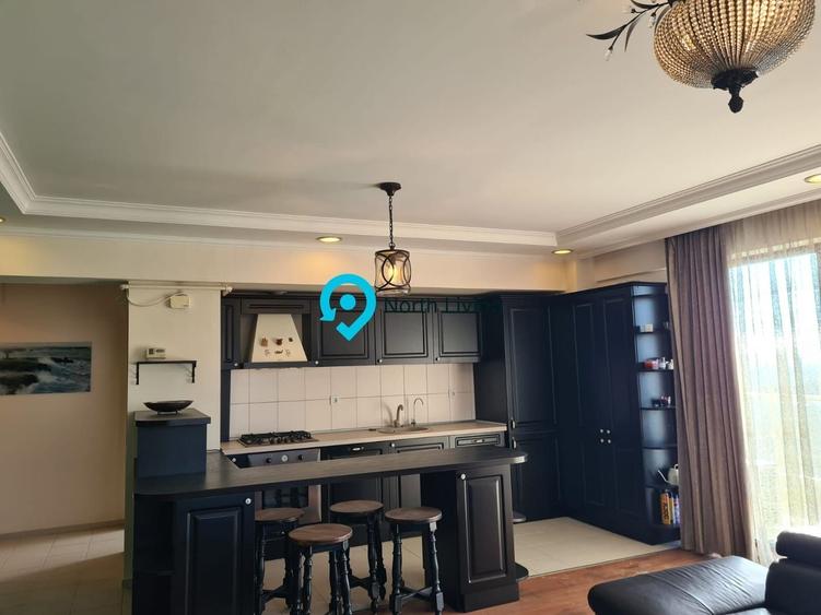 Apartament cu 3 camere semidecomandat, mobilat în Iancu Nicolae