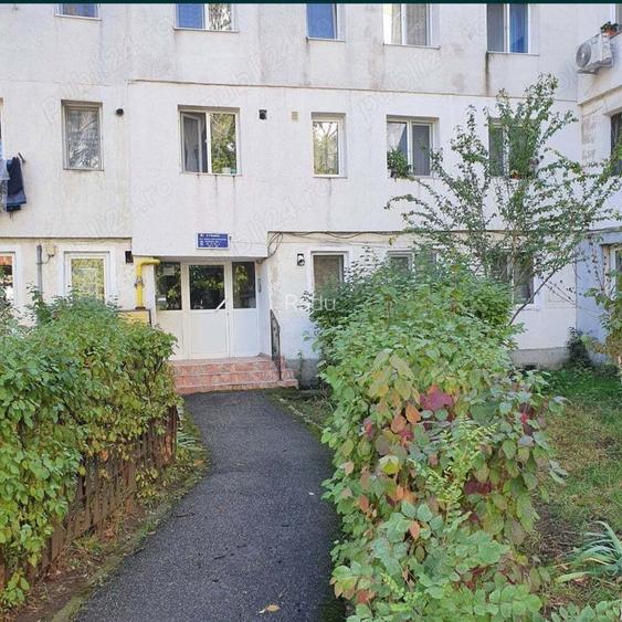 Inchiriez garsoniera vest - Moldoveanu Marian