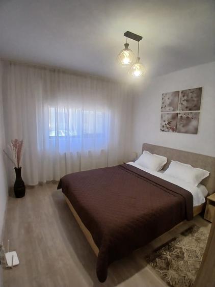 inchiriez apartament 2 camere, decomandat, mobilat si utilat complet, - 2