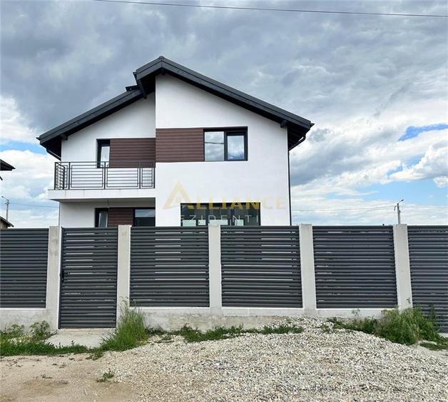 Vila individuala -4 camere -3 bai -425mp teren- str asfaltata-incalzire pardosea - 1