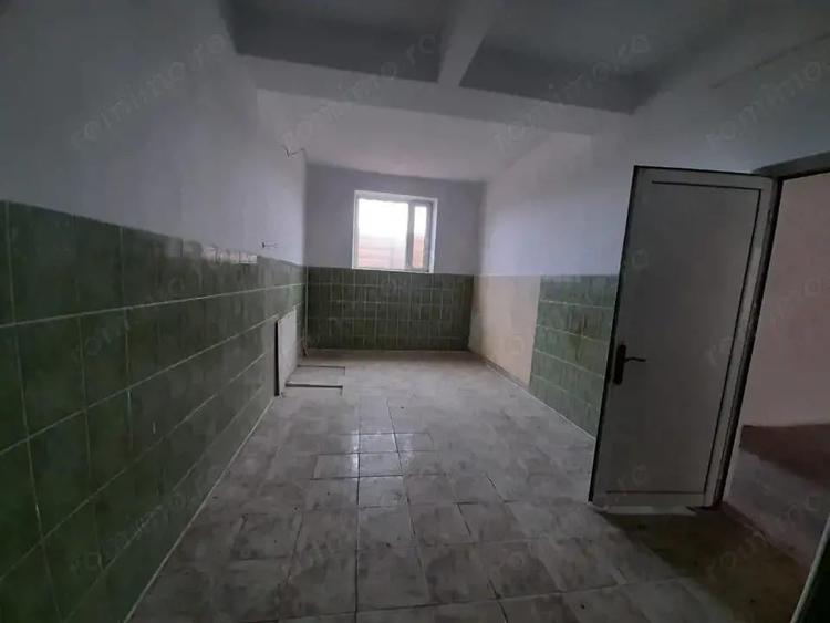 CLADIRE COMERCIALA SUB 300 EURO MP UTIL - 3