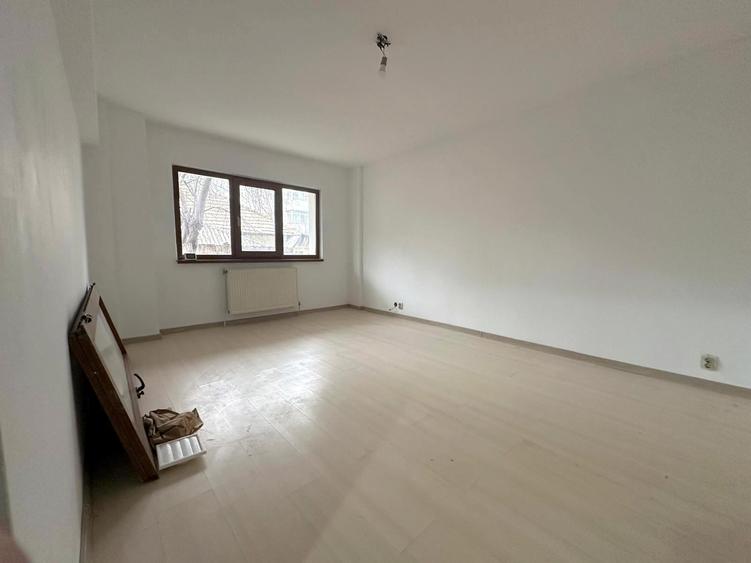 ZIMBRU - Bloc 1980, Apartament 3 camer decomandat, parter, MOBILAT - 4