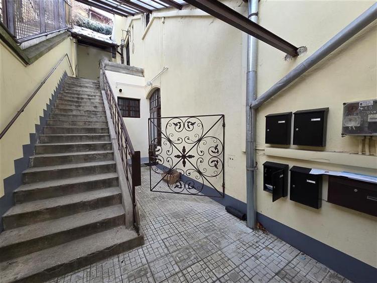 Apartament superb renovat in Centrul Istoric Brasov - 3