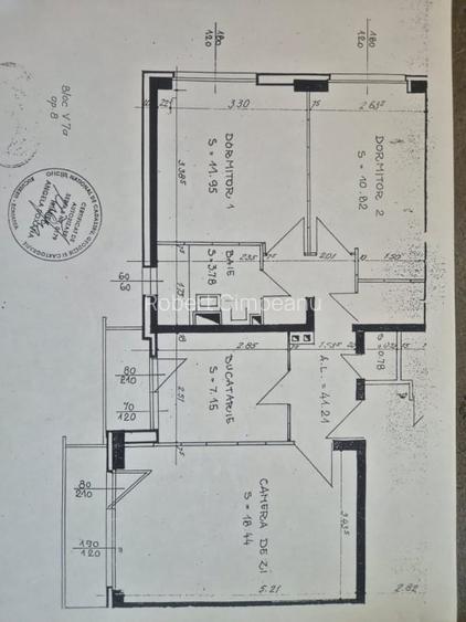 Apartament cu 3 camere decomandat în Titan Apartament cu 3 camere decomandat în Titan