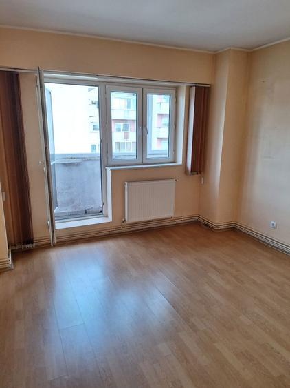 Apartament de vanzare, 3 camere decomandat +2 balcoane, Bd. REPUBLICI - 2