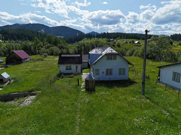De vanzare Teren intravilan cu casa si anexe in Bucovina Moldova Sulita - 4