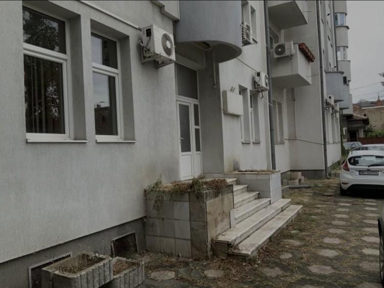 Inchiriez spatiu central cu parcare privata - 4