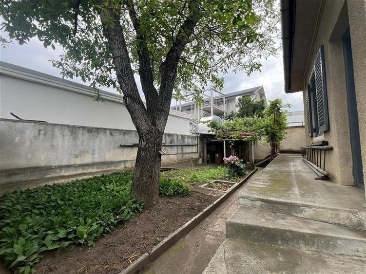 Casa singura in curte, cu garaj, Central, Brasov - 10