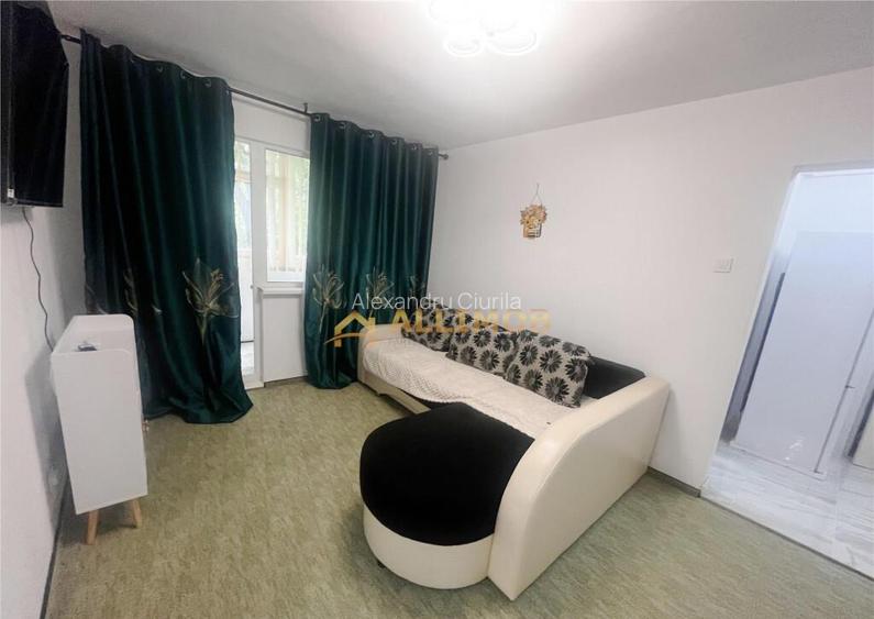Apartament 3 camere, 55 mp, zona Vest Ploie?ti