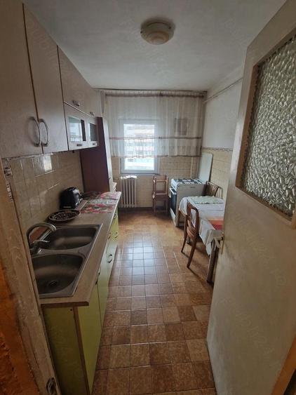 Apartament cu 2 camere in zona centrala, et 3 4 - 5