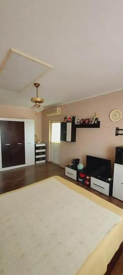 Apartament 3 camere cf.1 dec. etajul 8 cu pod, Cal. Calarasilor - Calarasi 4 - 8