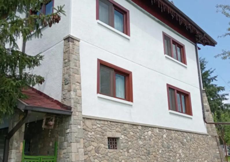 Casa spa?ioasa cu livada ?i vedere spre padure Fil - 13