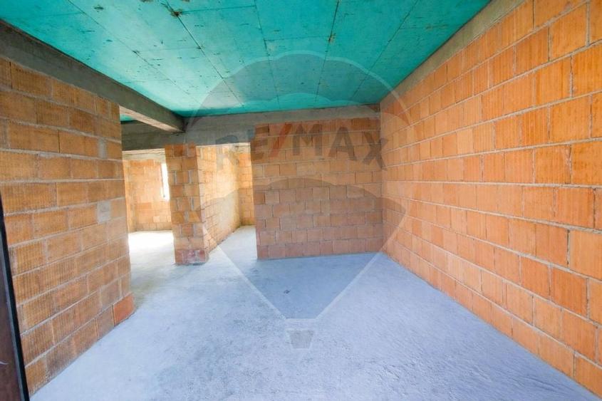 Casă / Vilă cu 5 camere de vânzare - 13