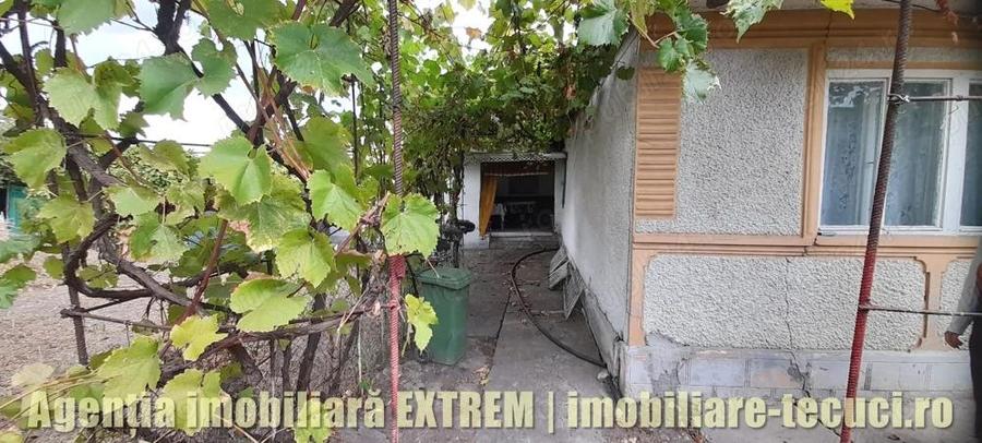 Casa cu 3 camere ?i 450mp, casa batraneasca, pe strada Plugului in Tecuci - 7