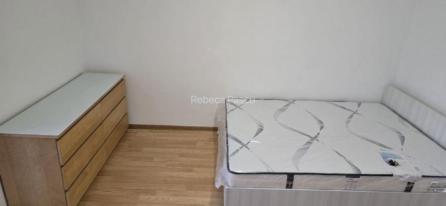 Garsonieră Piata Miniș, etaj 3, mobilată complet, bloc reabilitat