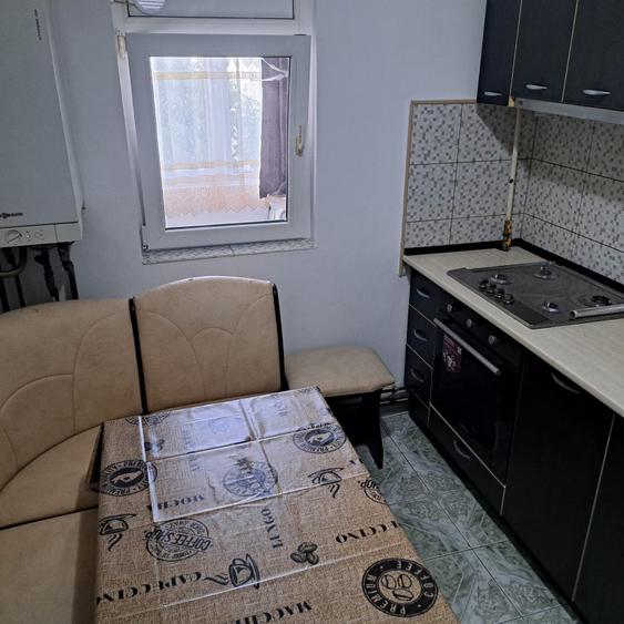 Inchiriez apartament 2 camere - 4