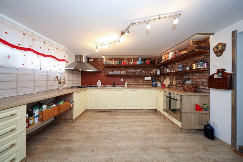 Casă deosebită de vânzare în centrul Brașovului - 28