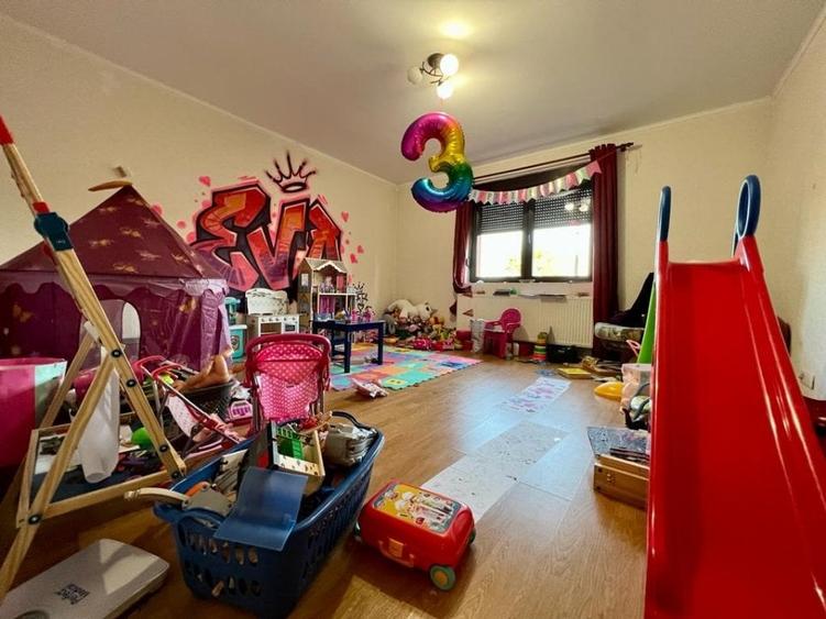 Casă cu 6 camere în Moșnița Veche - 16