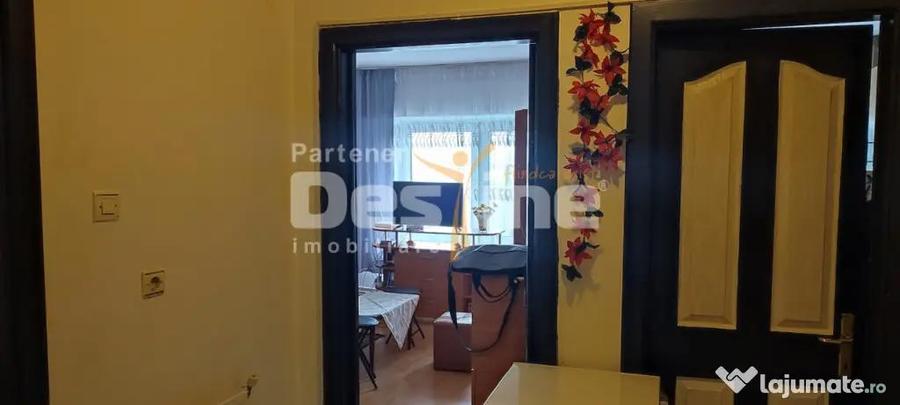 Apartament cu 1 camera ,decomandat , mobilat si renovat rece - 1
