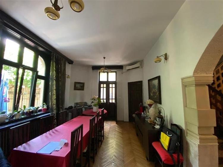 Vila brancoveneasca pretabila: birouri, clinica, ceainarie - 8