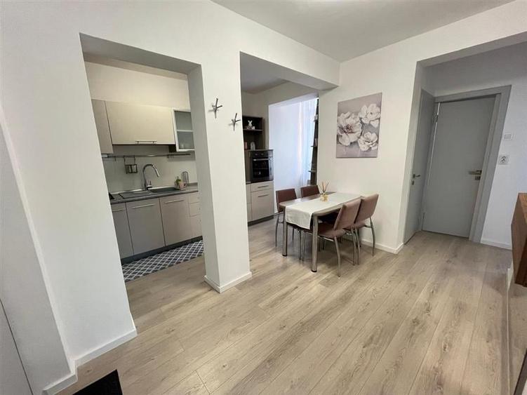 Apartament modern 3 camere si balcon etaj 2 zona Strand - 16