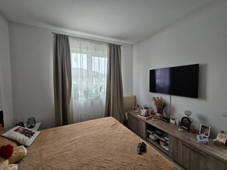 Duplex pe parter, între Moșnița Nouă și Urseni, cu 2 băi, 2 terase, comision 0% - 9