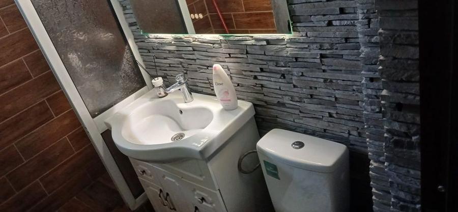 Inchiriez apartment Filiasi etaj 3.impecabil Langa scoala generala. 0769186426 - 2