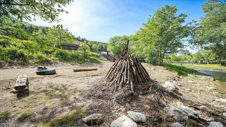 Suprafata generoasa teren - 21