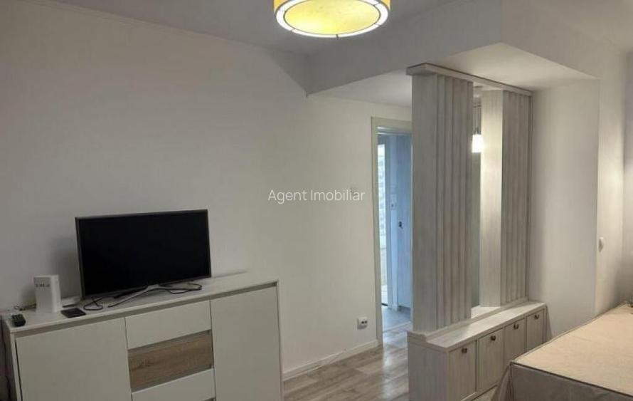 Muncii parter garsoniera