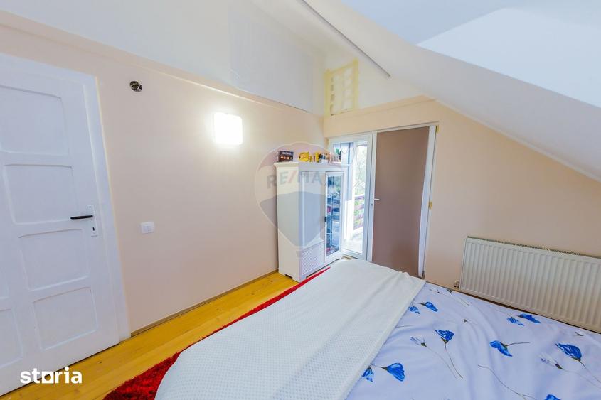 Casă cu 5 camere cu Teren 1133 Mp în Groși