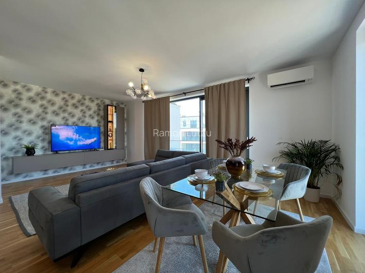 Apartament cu 4 camere decomandat, mobilat în Băneasa