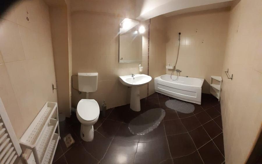 Închiriez apartament spatios renovat 3 camere, 150 mp, terasa de vara imensa - 7