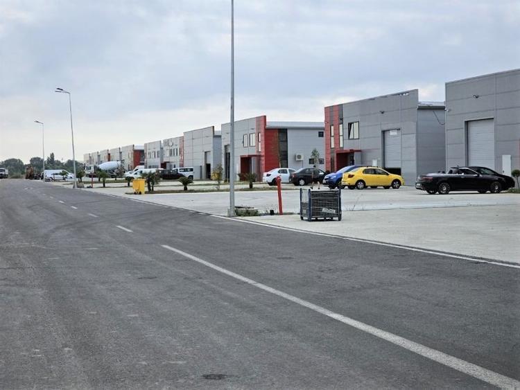Hala / Spatiu depozitare / Logistica / Showroom - 465 mp SU, birouri 120 mp. - 3