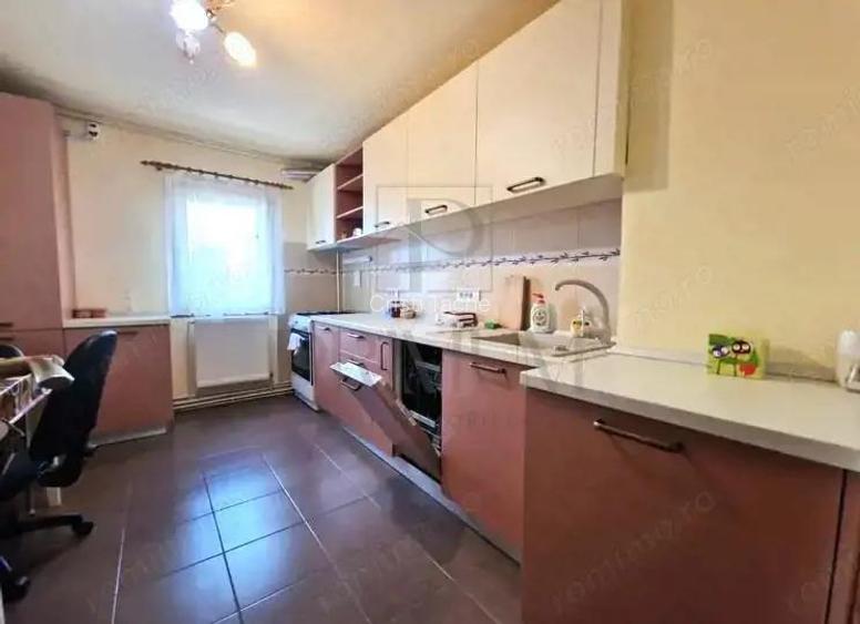 SOARELUI - ETAJ 1 - BLOC IZOLAT - 4 cam - 2 bai - 2 balcoane - centrala proprie - clima SOARELUI - ETAJ 1 - BLOC IZOLAT - 4 cam - 2 bai - 2 balcoane - centrala proprie - clima