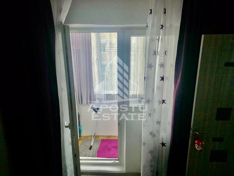 Apartament cu 3 camere semidecomandat în Șagului