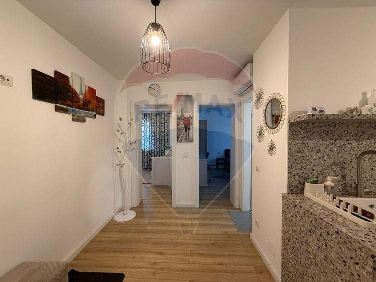 Apartament cu 2 camere de închiriat în zona 1 Mai - 1