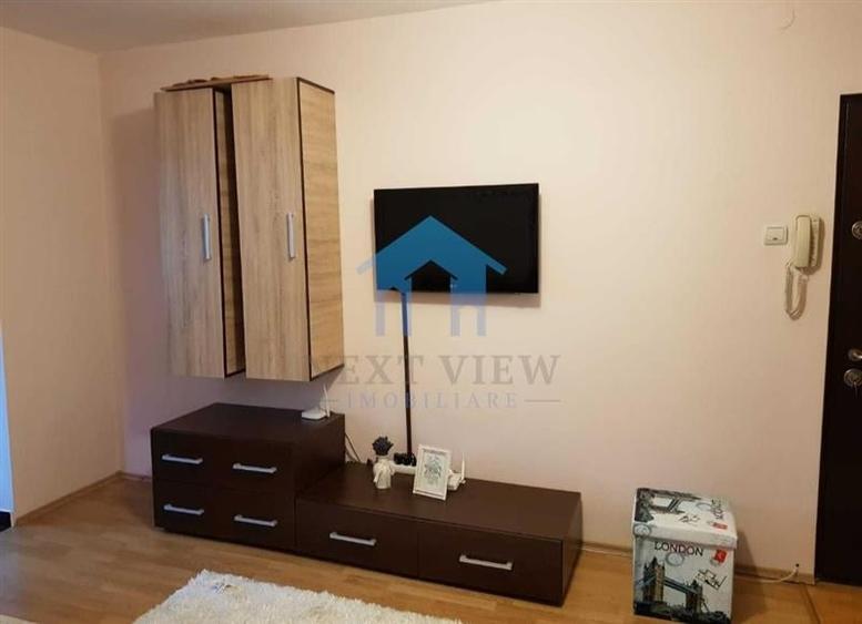 Garsoniera, Intre Lacuri - 3