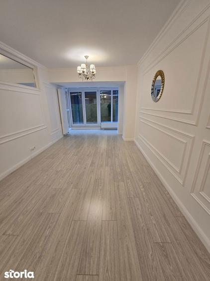 De Vanzare Apartament 2 Camere in zona Eminescu-mosillor sec.2 - 1