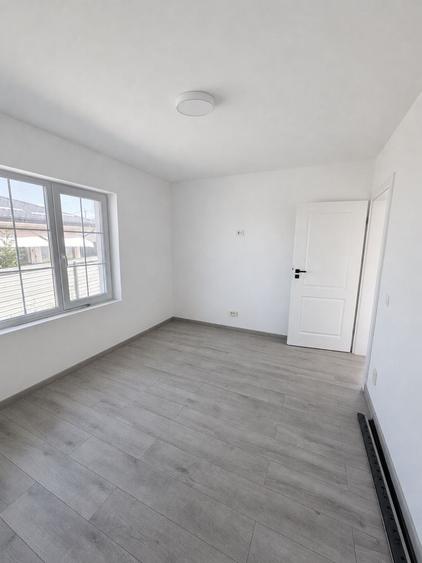 Casă cu 3 camere cu Teren 450 Mp în Bârnova
