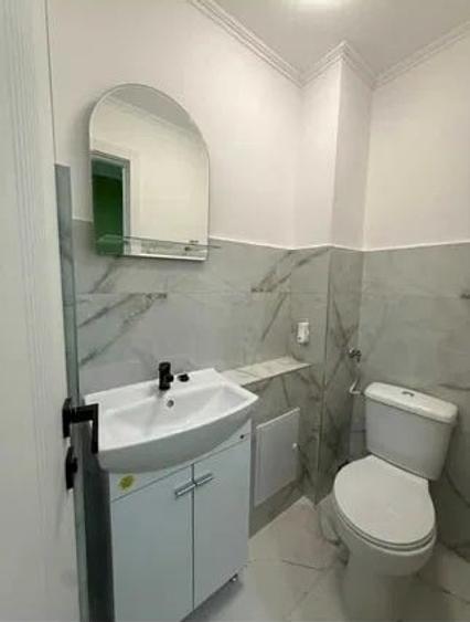 Apartament cu 3 camere decomandat, mobilat în Nicolina